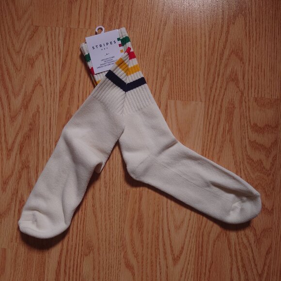 NWT HBC Hudson's Bay Stripes Crew Socks - Picture 4 of 6